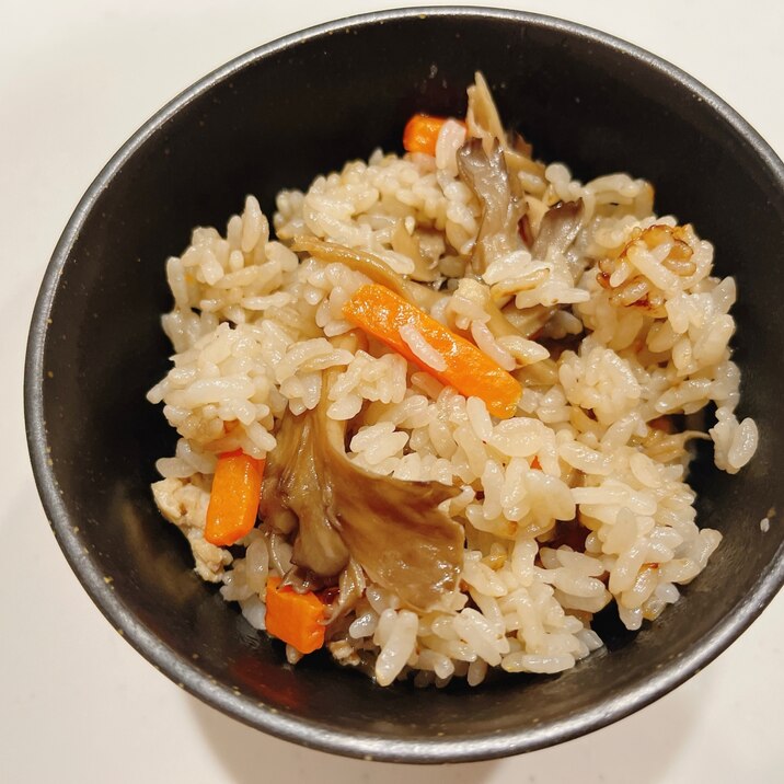 味付け簡単!節約絶品☆黒舞茸の炊き込みご飯☆